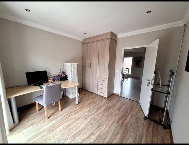 3 BEDROOM DUPLEX FOR SALE IN BRACKENHURST